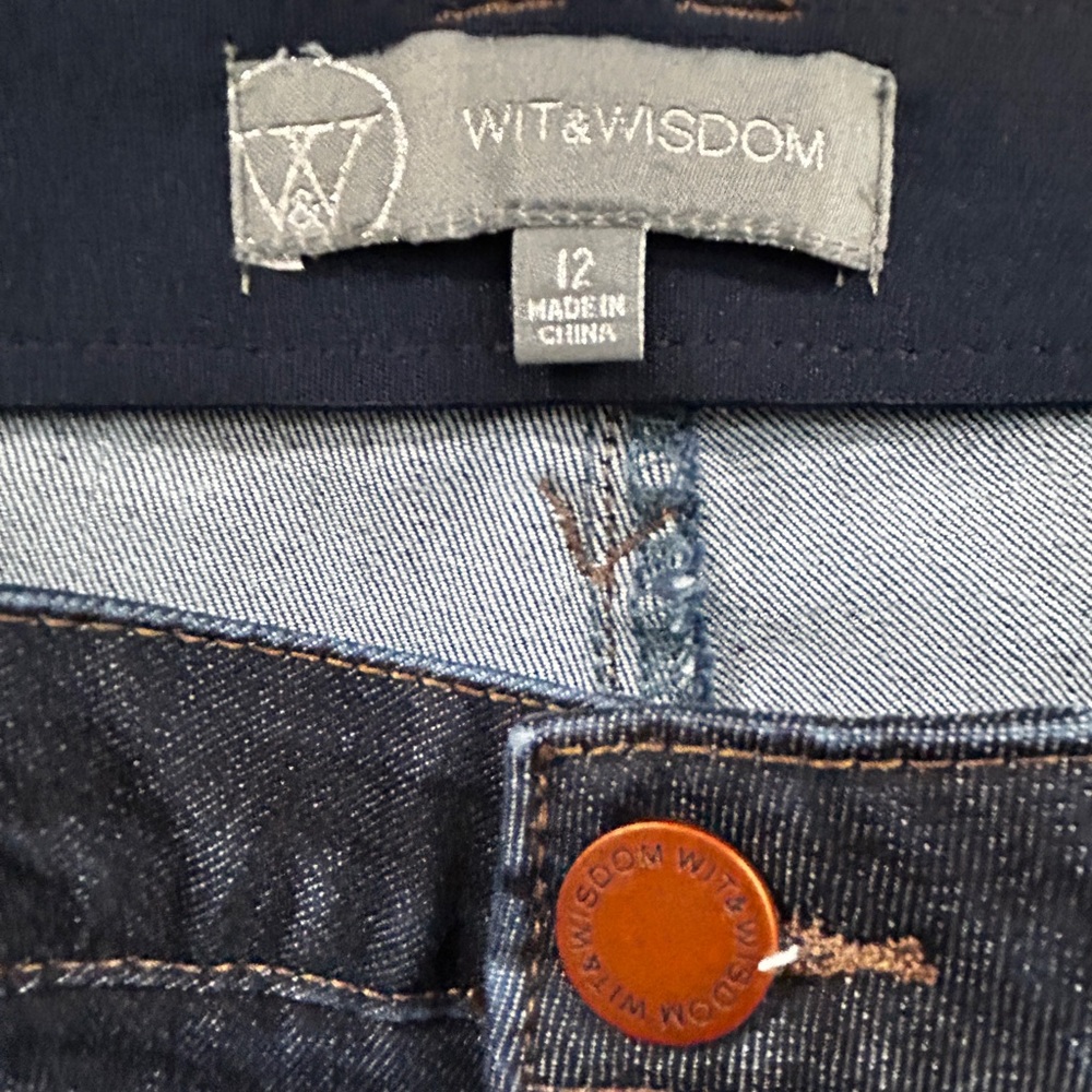 Wit and Wisdom Ab-solution High waisted crop bootcut with split hem - Picture 2 of 7